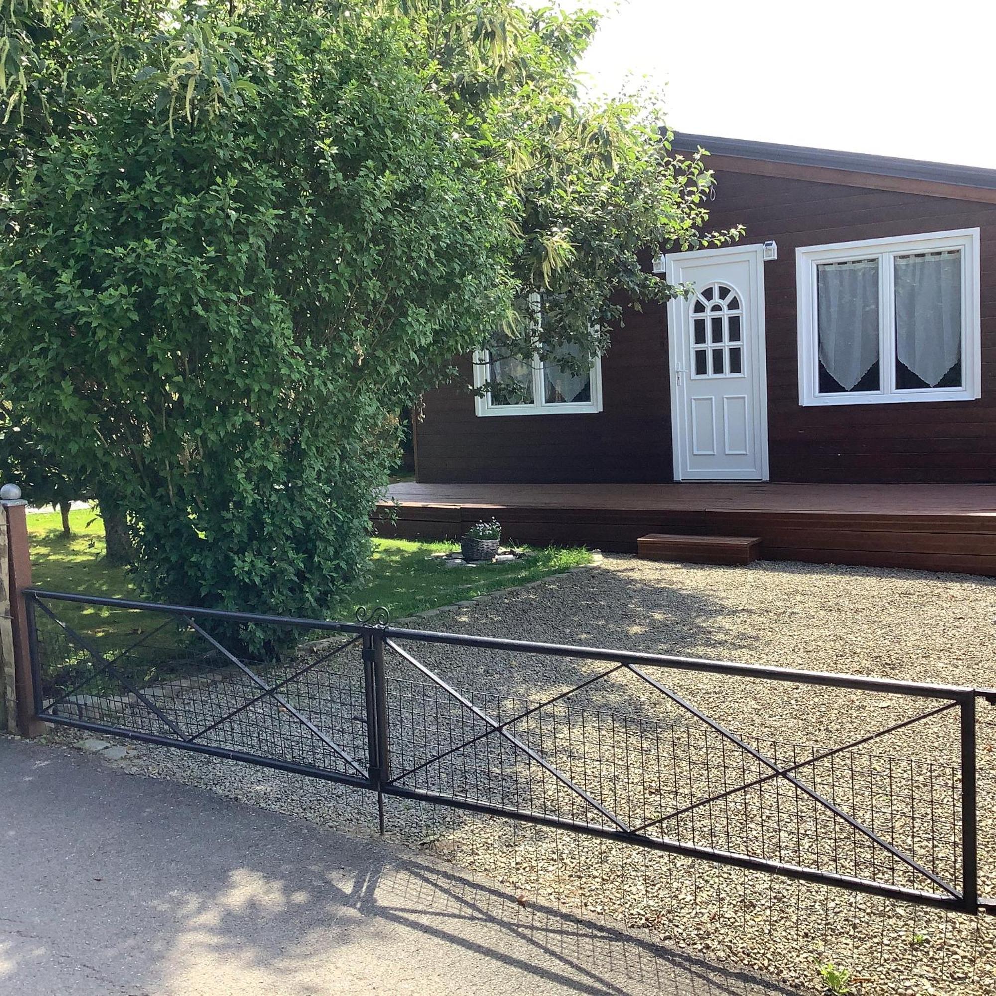 Chalet Charmant Monika Avec Piscine Yvoir المظهر الخارجي الصورة